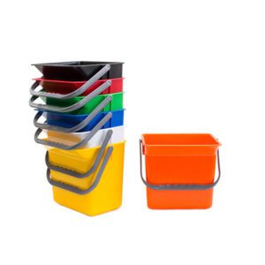 Plastic bucket