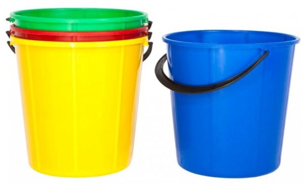 Plastic bucket